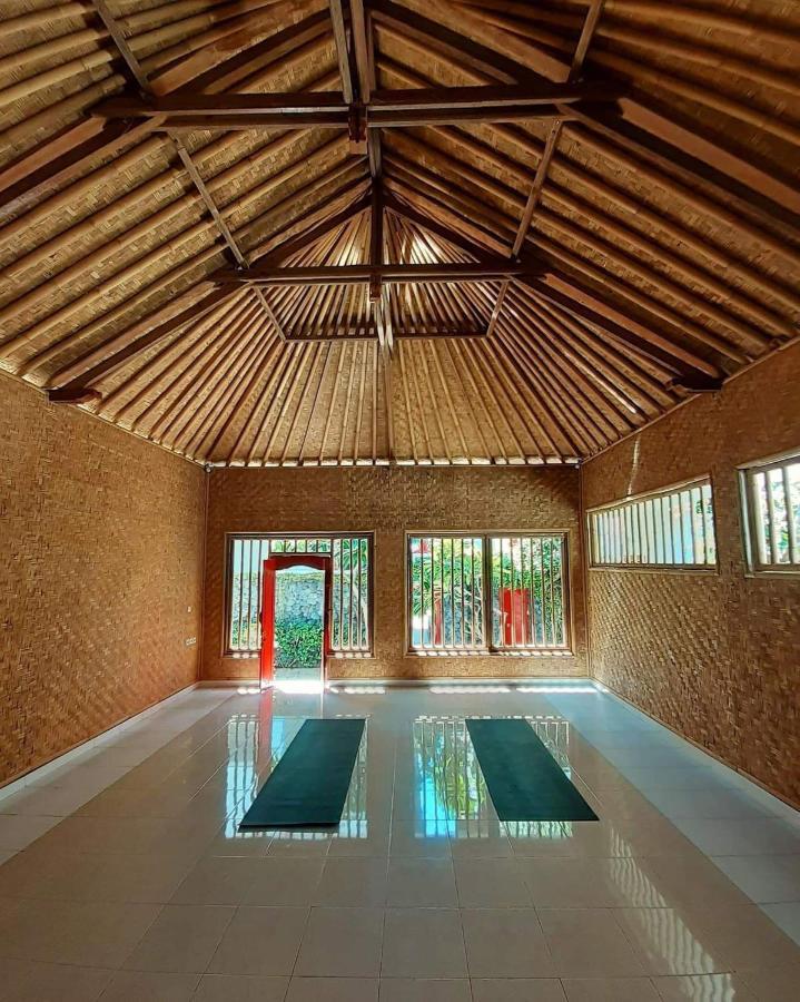 Meditasi Bungalows & Villas Амед Экстерьер фото