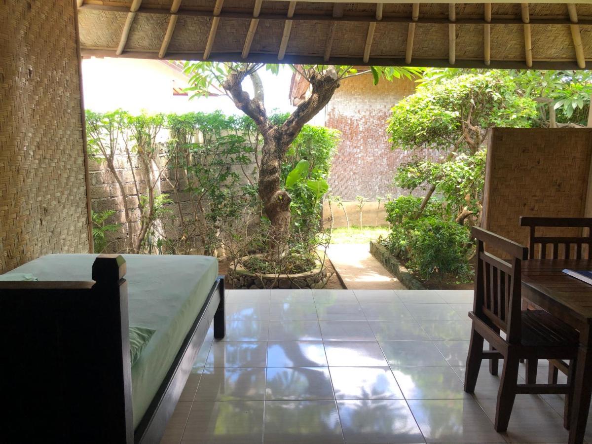 Meditasi Bungalows & Villas Амед Экстерьер фото