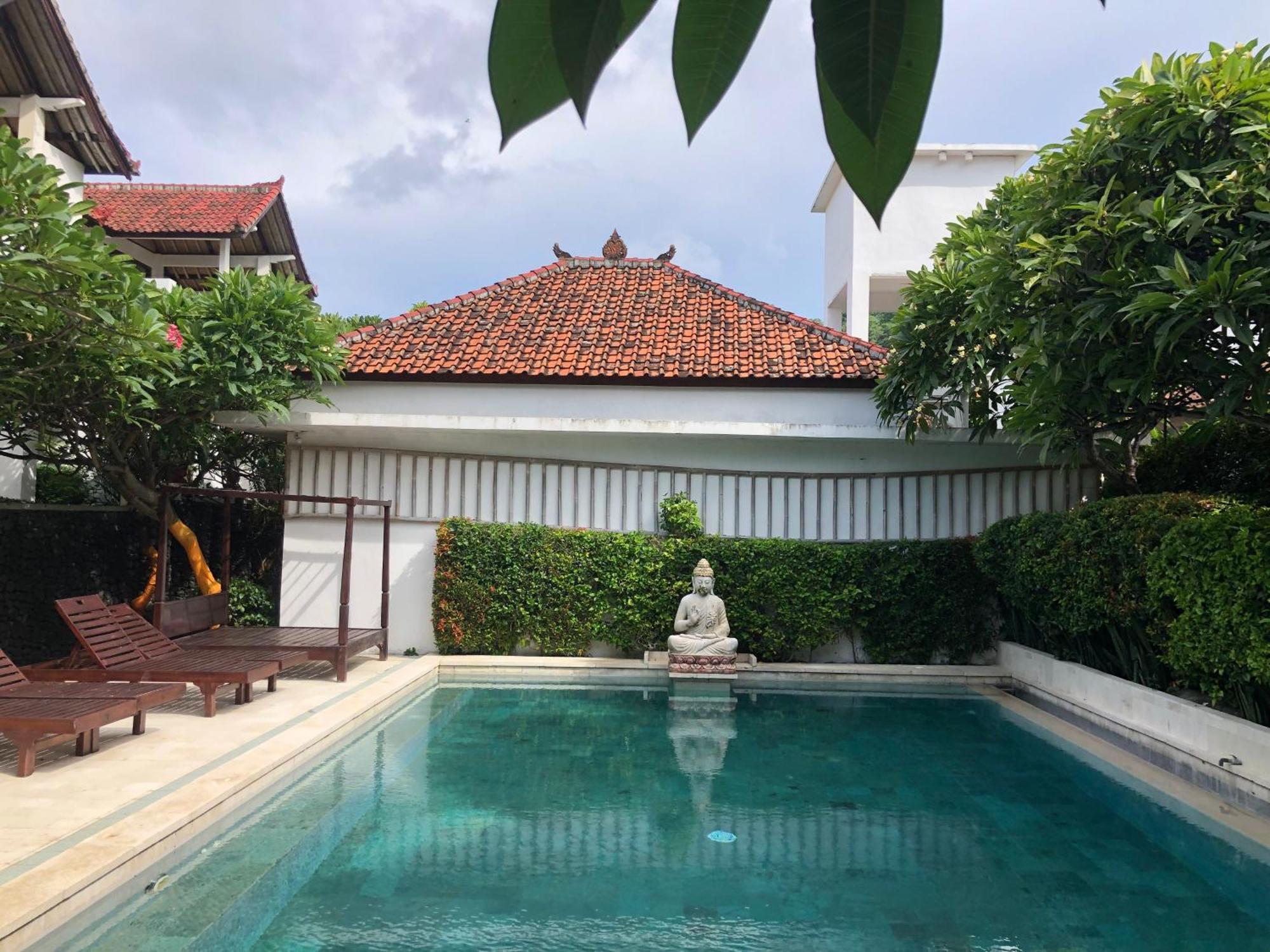 Meditasi Bungalows & Villas Амед Экстерьер фото
